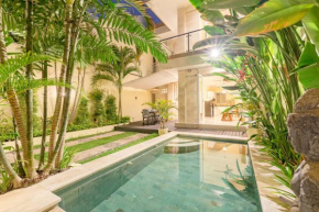 Seminyak Beach Villa Giola